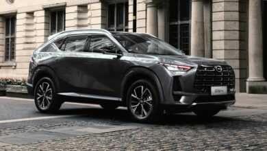 В России начнут продавать китайский аналог Toyota RAV4 с классическим «автоматом» и полным приводом. В России начнут продавать китайский аналог Toyota RAV4 с классическим «автоматом» и полным приводом.