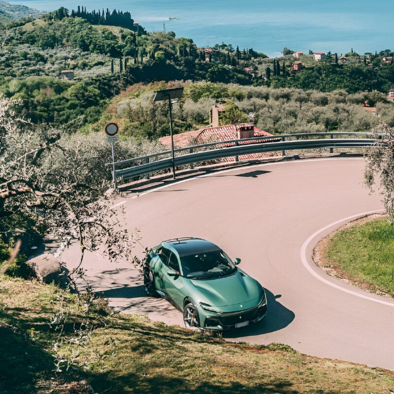 В Китае дебютирует Xiaomi YU7: сравнение дизайна повышает популярность Ferrari