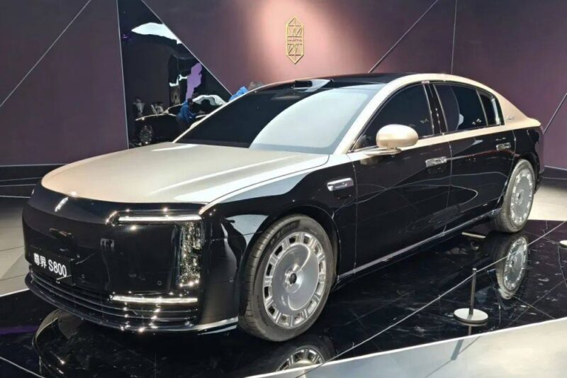 В Китае представили люксовый аналог Maybach