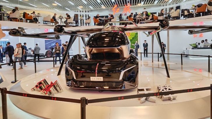 Представлен настоящий летающий автомобиль, который может летать вертикально и сидеть Представлен настоящий летающий автомобиль, который может летать вертикально и сидеть