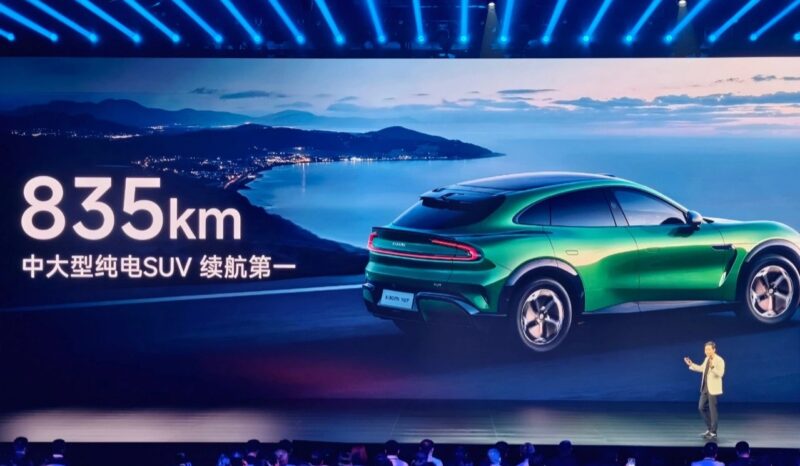 В Китае представили электромобиль Xiaomi с разгоном до 100 км/ч за 3,23 секунды и запасом хода 835 км