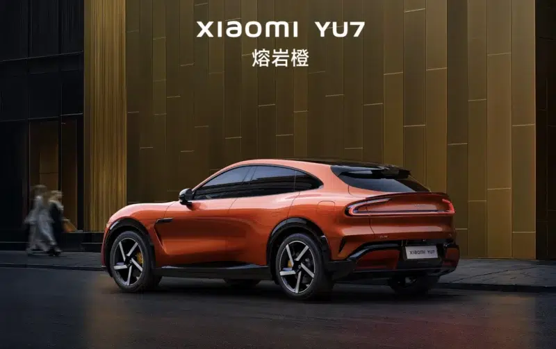 В Китае заметили Xiaomi YU7 в оранжевом цвете, который составит конкуренцию Model Y с запасом хода 835 км