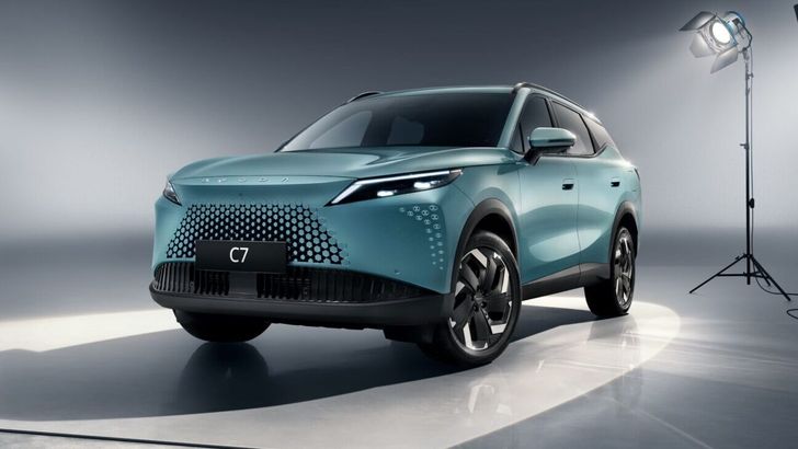 Лучший и самый большой кроссовер Omoda уже у российских дилеров. Сколько стоит новинка