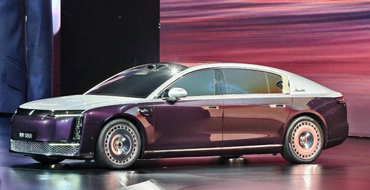 点击查看图片来源 В Китае представили люксовый аналог Maybach