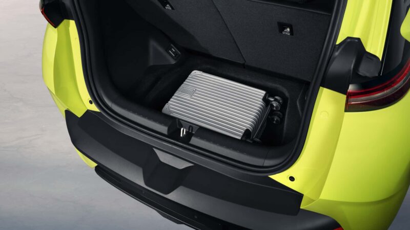 В Китае представлен самый продаваемый электромобиль BYD в Европе под названием Dolphin Surf, цена которого начинается с 19 990 евро.