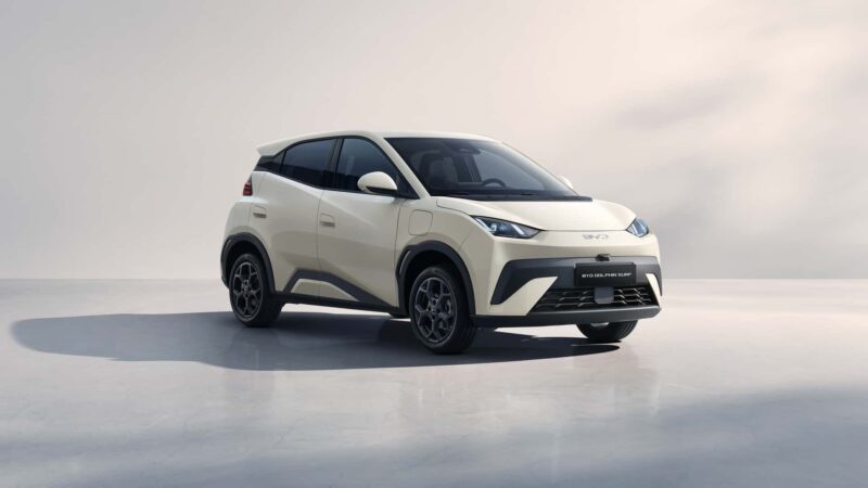 В Китае представлен самый продаваемый электромобиль BYD в Европе под названием Dolphin Surf, цена которого начинается с 19 990 евро.
