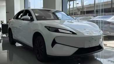 Седан Byd E7 EV достиг дилеров в Китае, раскрывая интерьер