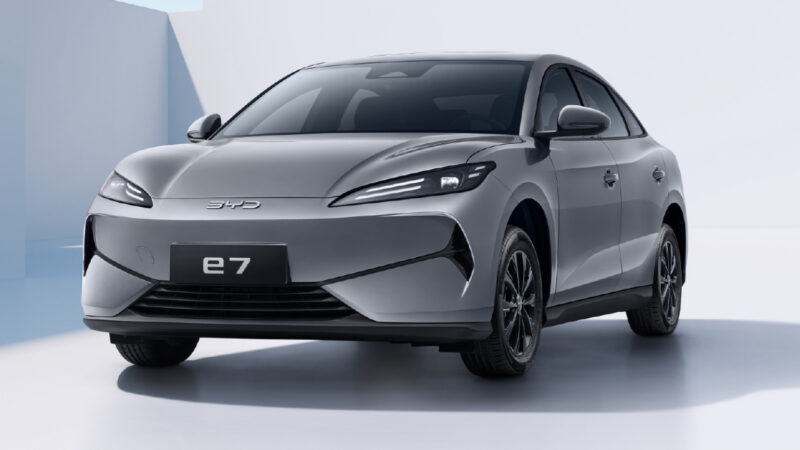 Byd E7 Sedan Breaks Covers в Китае как доступный EV для такси