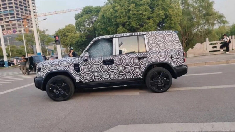 В Китае представлен новый гибридный внедорожник Chery iCar, получивший прозвище «Китайский G-Class»