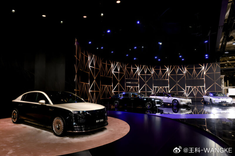 В Китае на автосалоне Greater Bay Auto Show 2025, представлены Xiaomi YU7, Maextro S800 и Yangwang U8L