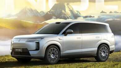 В Китае представлена премиальная PHEV-кроссовер Denza N8L с опциональной версией дрона В Китае представлена премиальная PHEV-кроссовер Denza N8L с опциональной версией дрона