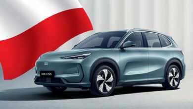 Geely войдет в Польшу с двумя кроссоверами: BEV и PHEV