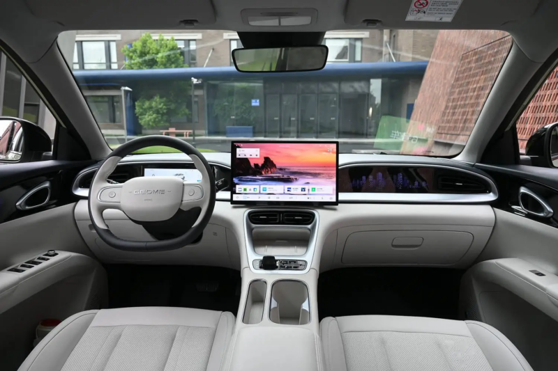 В Китае Geely Geometry Xingyuan, конкурент BYD Seagull, достиг отметки в 200 000 единиц