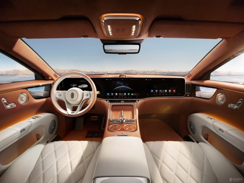 В Китае представили люксовый аналог Maybach