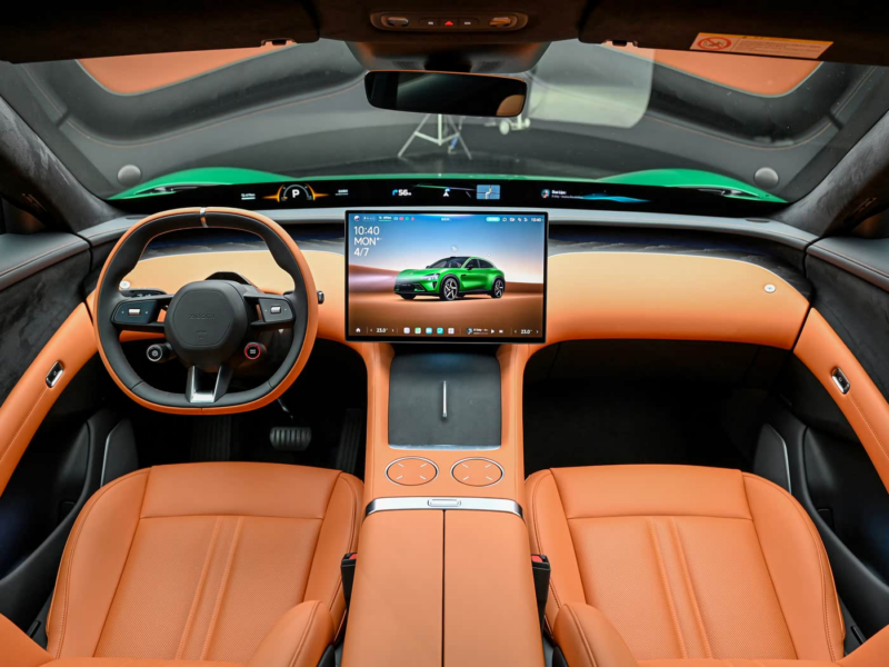 В Китае глава Xiaomi намекнул на цену YU7, которая окажется ниже Model Y