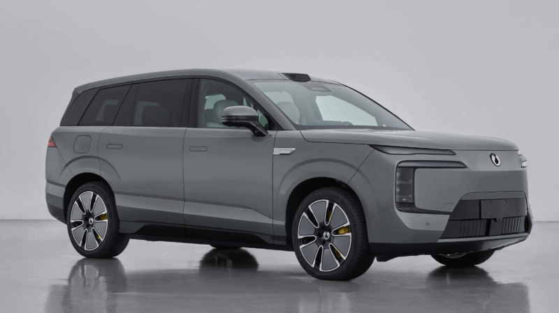 В Китае представлена премиальная PHEV-кроссовер Denza N8L с опциональной версией дрона