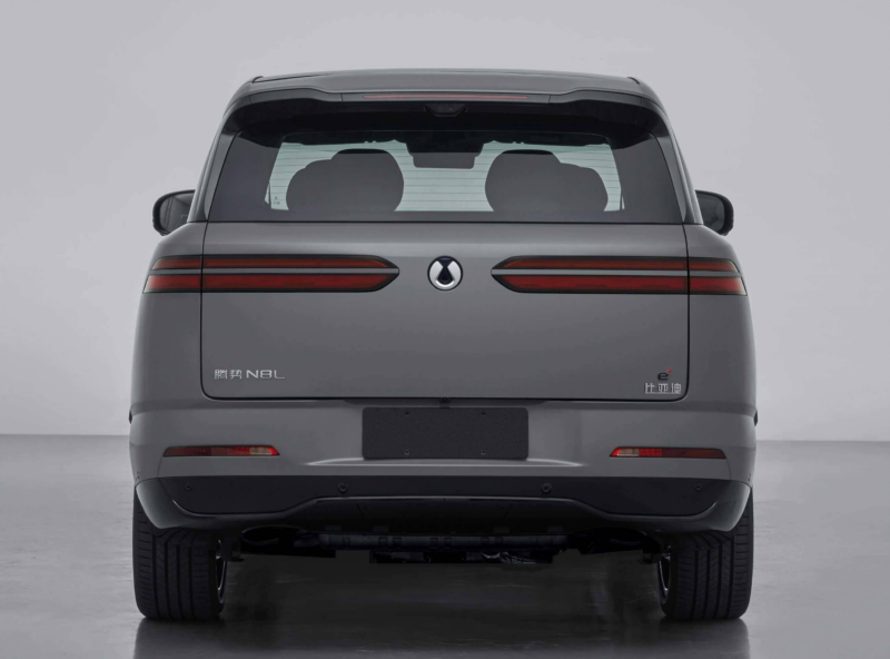 В Китае представлена премиальная PHEV-кроссовер Denza N8L с опциональной версией дрона
