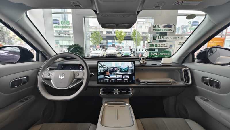 В Китае представлен электромобиль Leapmotor B10: сможет ли бюджетный автомобиль затмить премиальных конкурентов?