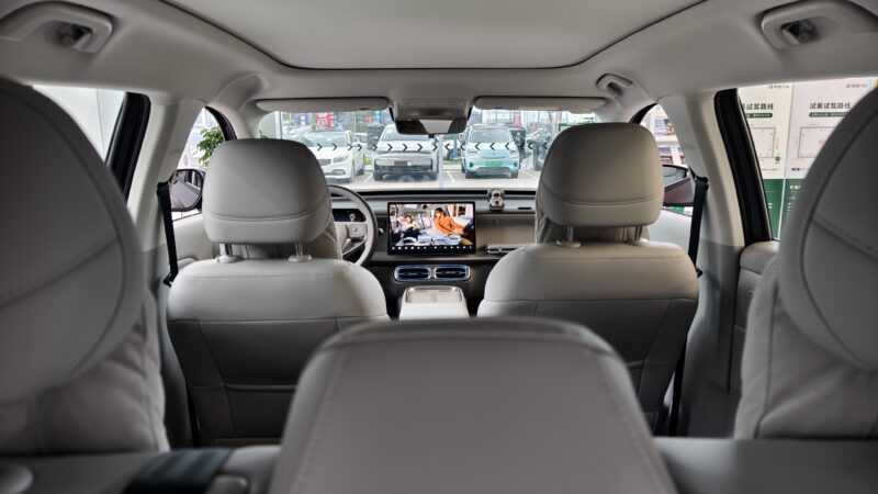 В Китае представлен электромобиль Leapmotor B10: сможет ли бюджетный автомобиль затмить премиальных конкурентов?