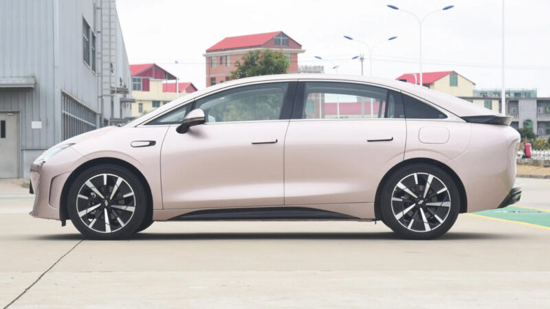 Китайская авиакомпания запустила JY Air Sedan за 20 500 долларов США внутри страны