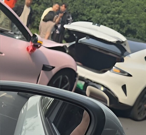 В Китае масштабное ДТП с участием множества автомобилей вызвало широкий резонанс в социальных сетях