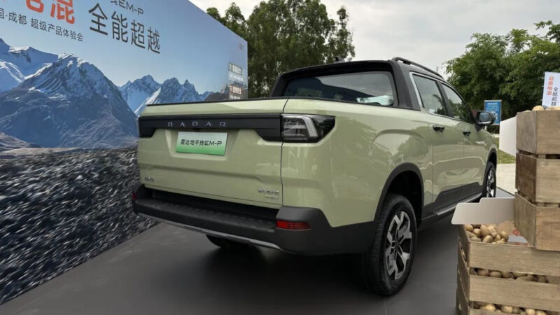 В Китае стартовали продажи пикапа Geely Radar King Kong EM-P за 19 400 долларов США