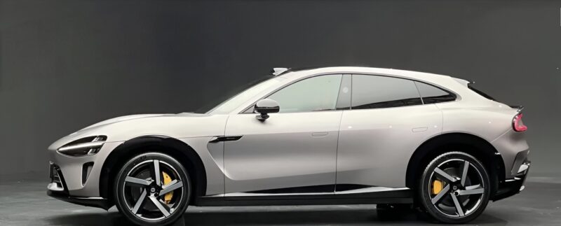 В Китае дебютирует Xiaomi YU7: сравнение дизайна повышает популярность Ferrari