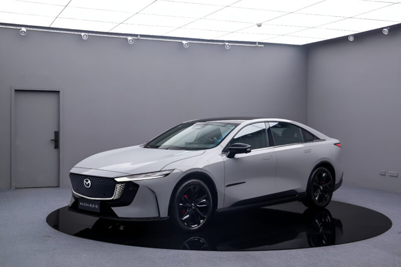 В Китае 7 июня на автосалоне в Чунцине представят Mazda EZ-6 Sports Edition
