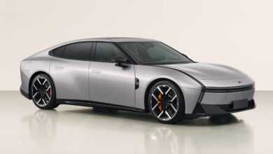 В Китае представили 586-сильный суперкар с дверями-ножницами