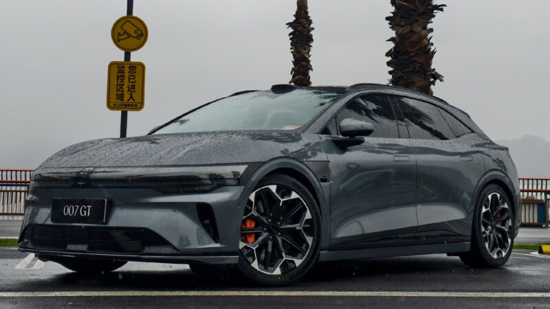 Массово производимый Zeekr 007 GT сошел с конвейера в Китае