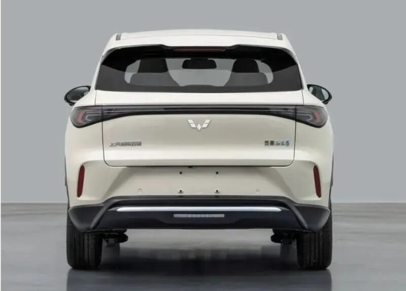 В Китае рассекретили официальные изображения Wuling Bingo S EV, который составит конкуренцию BYD Dolphin