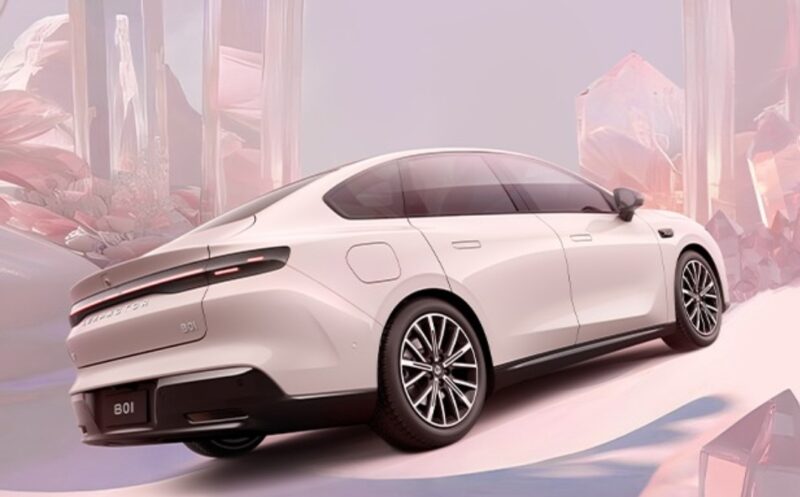 В Китае 29 июня стартует предпродажа электрседана Leapmotor B01 с запасом хода 650 км.