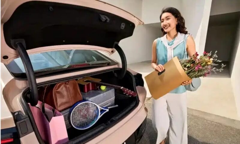 В Китае начались предпродажи электрседана Leapmotor B01 по цене от 14 760 долларов США.