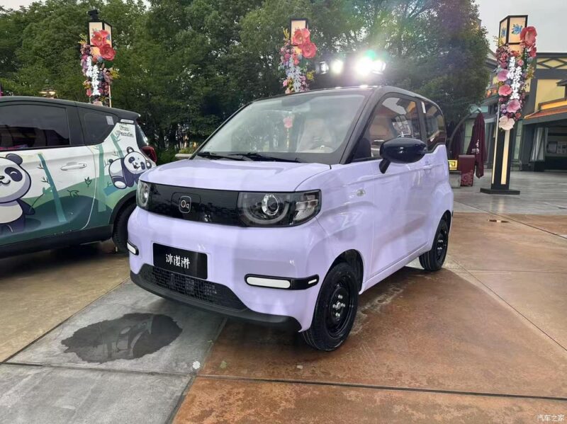 В Китае стартовали продажи электромобиля Chery QQ Domi с запасом хода 405 км, стоимостью от 8 300 долларов США.