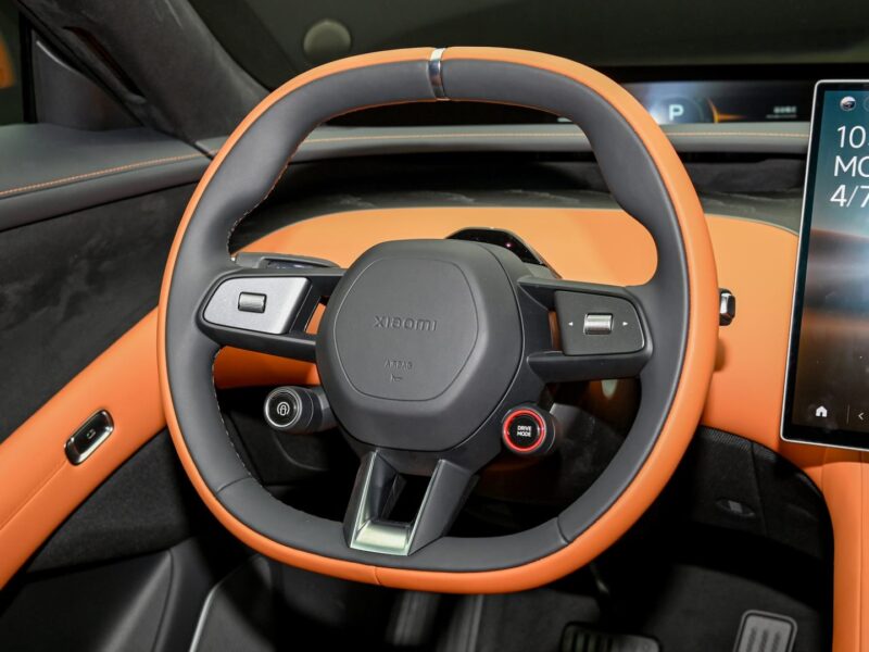 В Китае запущен Xiaomi YU7 SUV по цене от 35 000 долларов США