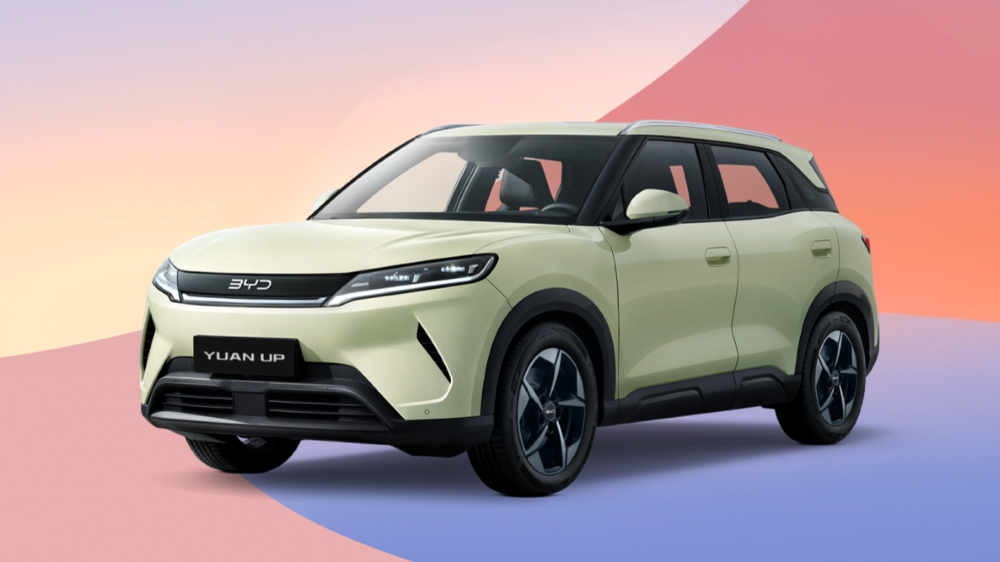 byd yuan up кроссовер сбоку спереди зеленый казахстан