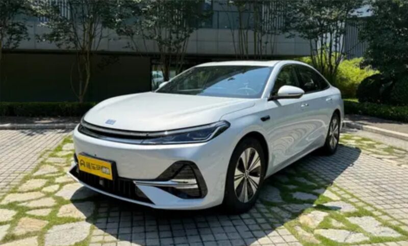 В Китае 19 июня дебютирует Geely Galaxy A7 EM-i с новой гибридной системой Leishen EM-i и запасом хода 2100 км