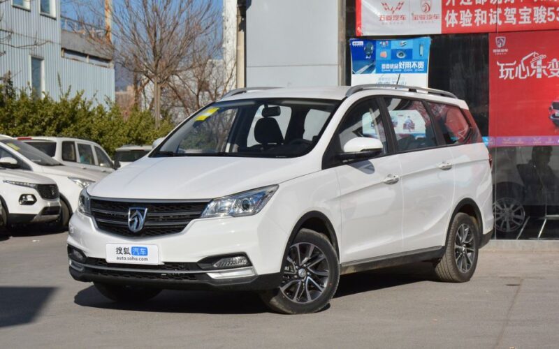В Китае представлен MPV Wuling Xingguang 730 в версиях BEV, ICE и PHEV