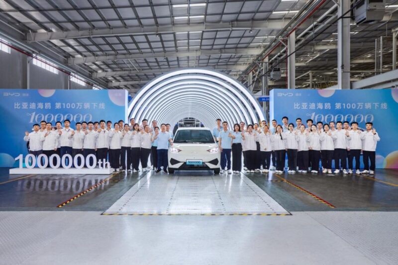В Китае выпущено более 1 миллиона автомобилей BYD Seagull