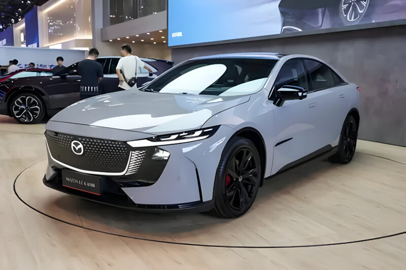 В Китае Mazda EZ-60 собрала более 26 тысяч заказов и дебютировала на выставке в Чунцине