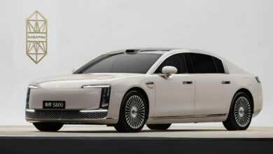 В Китае представлен Maextro S800 как конкурент Maybach, стоимостью от 97 500 долларов США. В Китае представлен Maextro S800 как конкурент Maybach, стоимостью от 97 500 долларов США.
