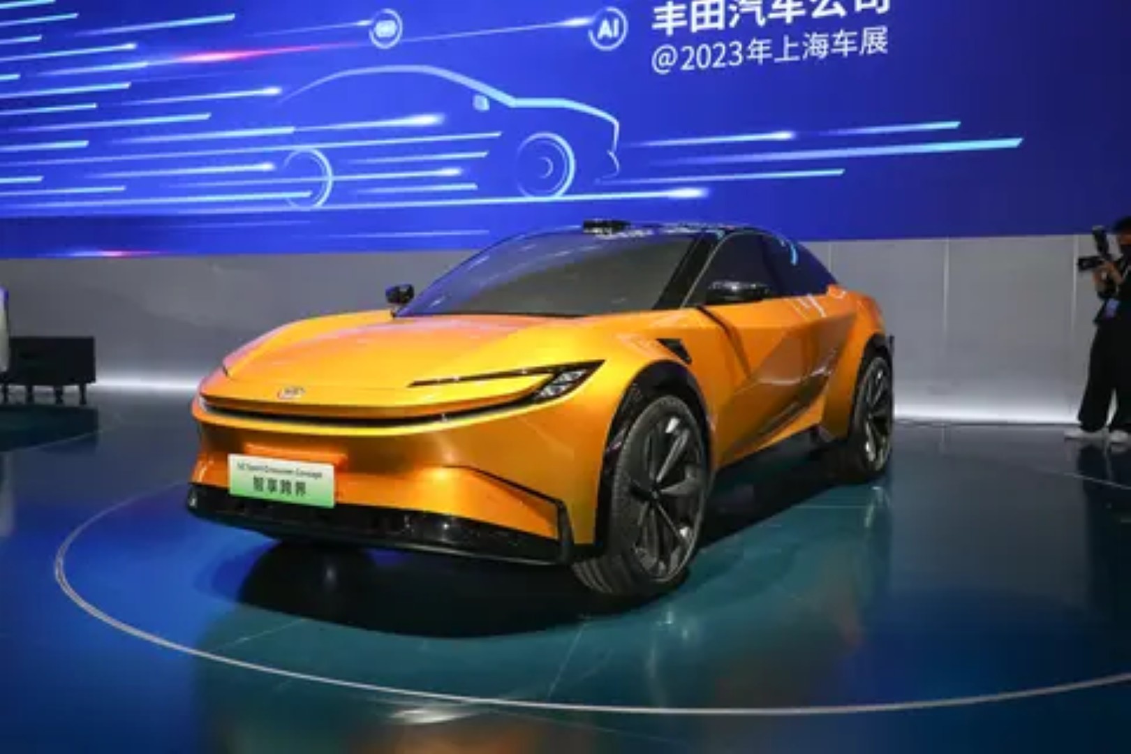 В Китае стартовали продажи электрического купе-кроссовера Toyota bZ5 с батареей BYD Blade по цене от 18 000 долларов США