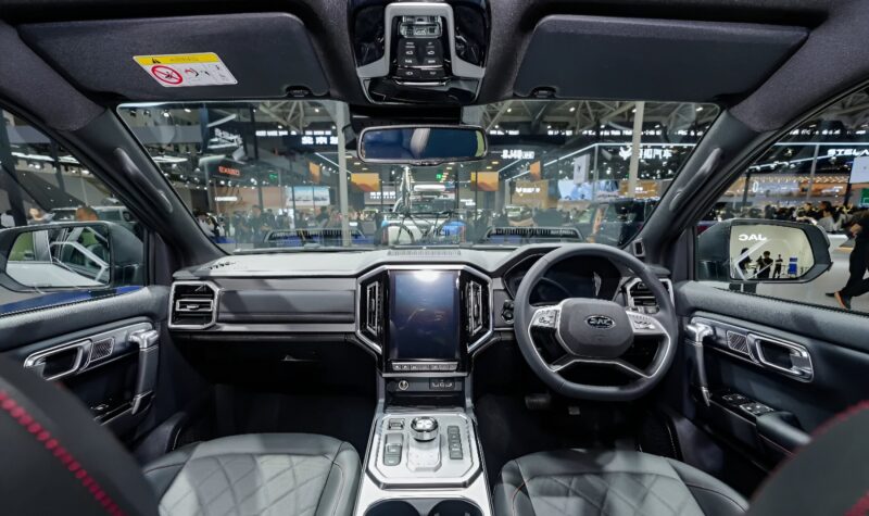 В Китае состоялась глобальная премьера австралийской версии JAC Hunter PHEV на автосалоне Greater Bay Auto Show 2025 года