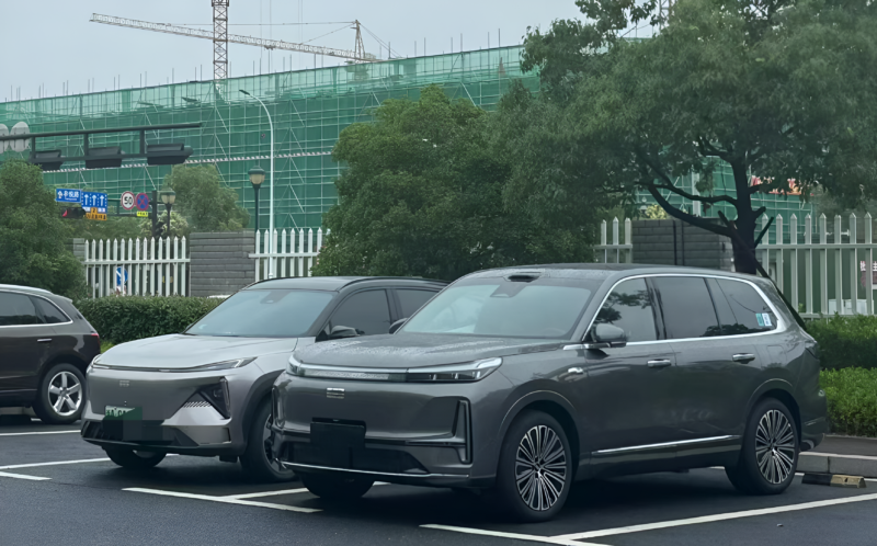 В Китае представили шестиместный внедорожник Geely с запасом хода 1500 км