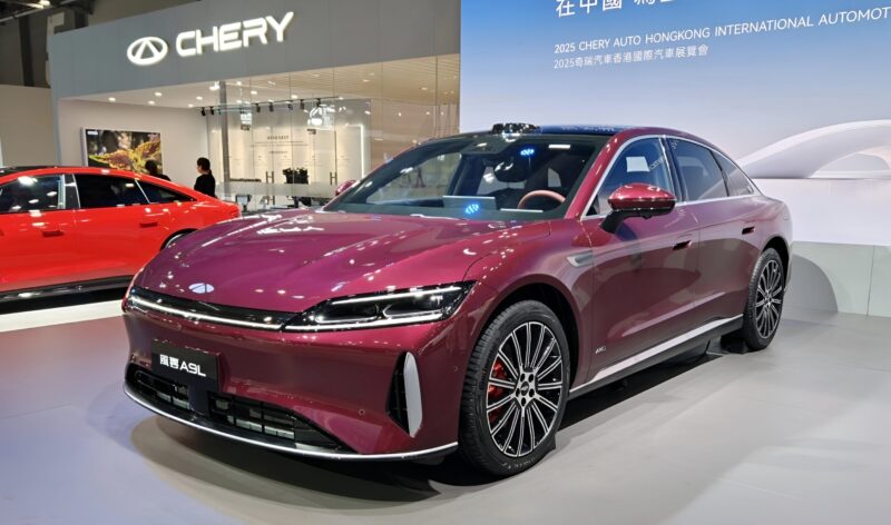 В Китае стартуют предпродажи Chery Fulwin A9L с запасом хода 2000 км в преддверии глобального запуска 25 июня