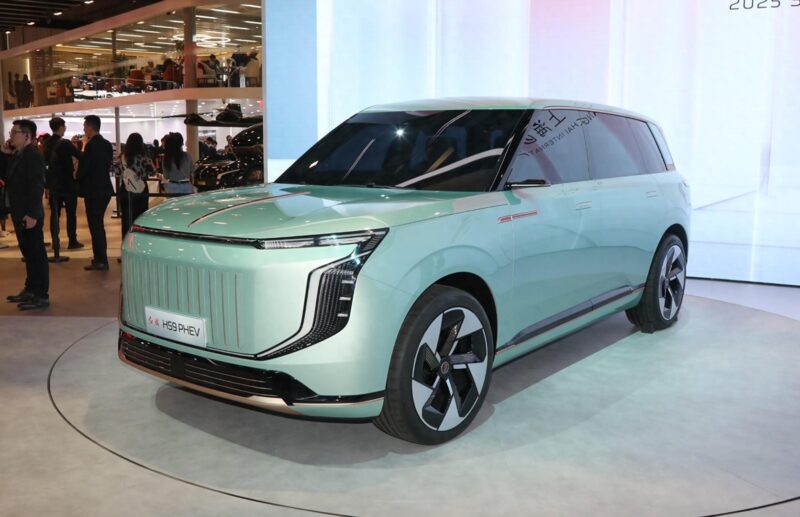 В Китае представлена предсерийная версия Hongqi HS9 PHEV на научно-исследовательском объекте