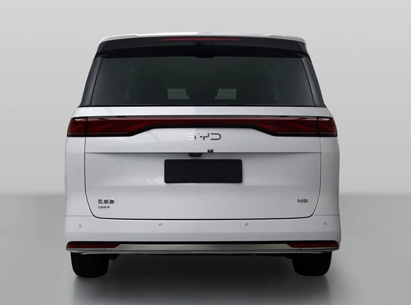 В Китае раскрыт минивэн BYD M9 перед запуском в Мексике