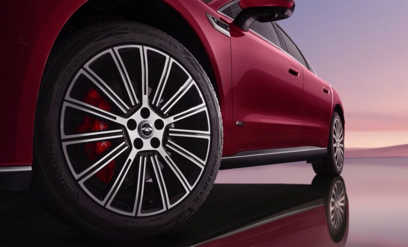 В Китае стартуют предпродажи Chery Fulwin A9L с запасом хода 2000 км в преддверии глобального запуска 25 июня