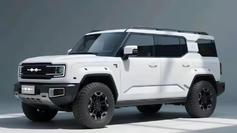 В Китае компания BYD поделилась тизером нового внедорожника Fang Cheng Bao Tai 7 SUV
