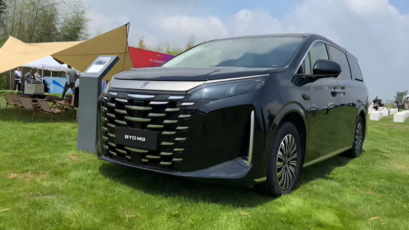 В Китае представлен минивэн BYD Xia PHEV, который пойдет за рубеж под именем M9